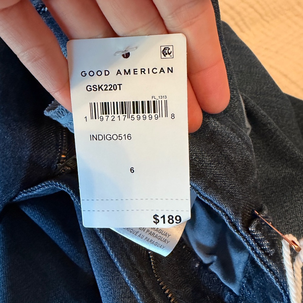 NWT Good American Dark Wash Flare Jeans - Picture 5 of 5